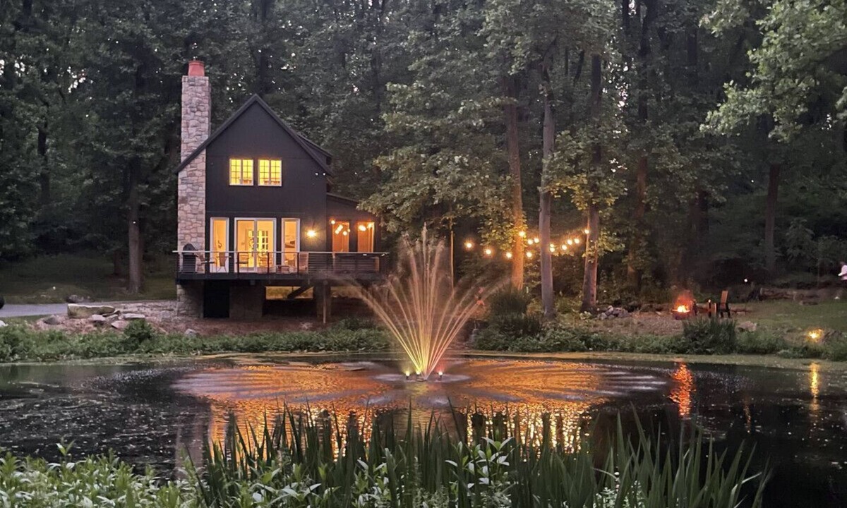 Wrightsville Cabin | The Roundtop Chalet romantic couple’s getaway