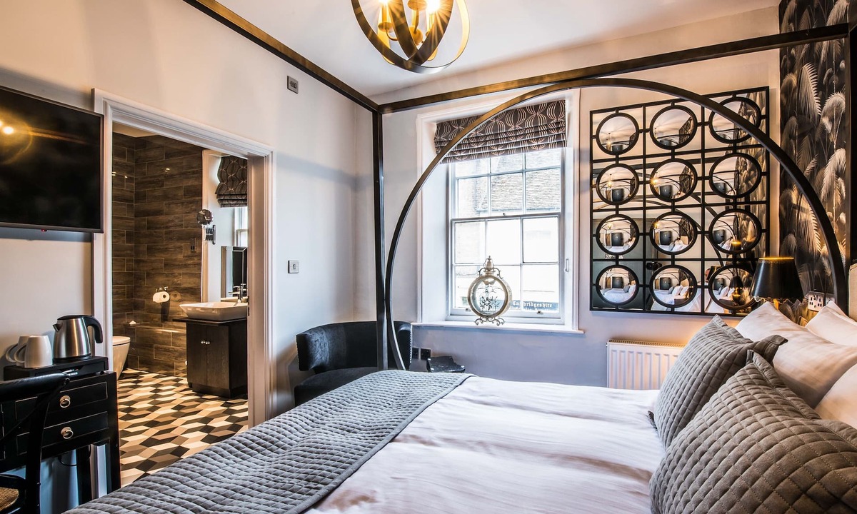 Ely Hotel | The Royal Standard