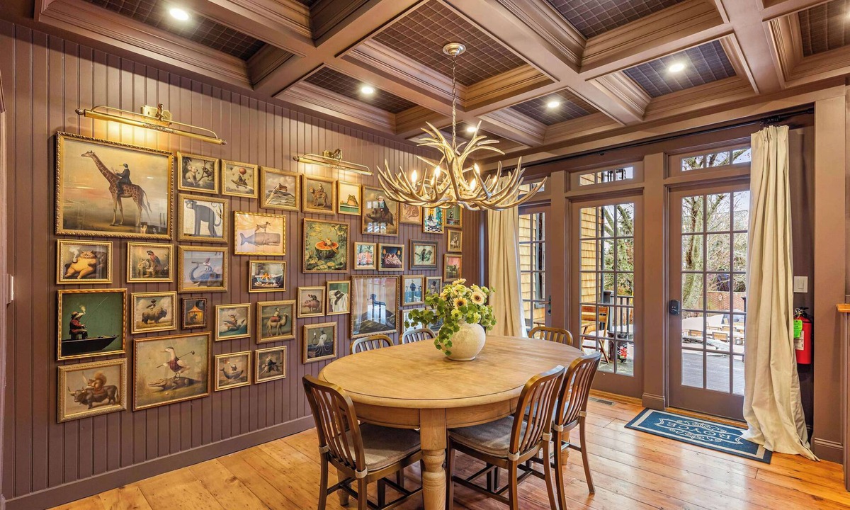 Newport House | The Royce on Spring - High-End Family Getaway in Newport