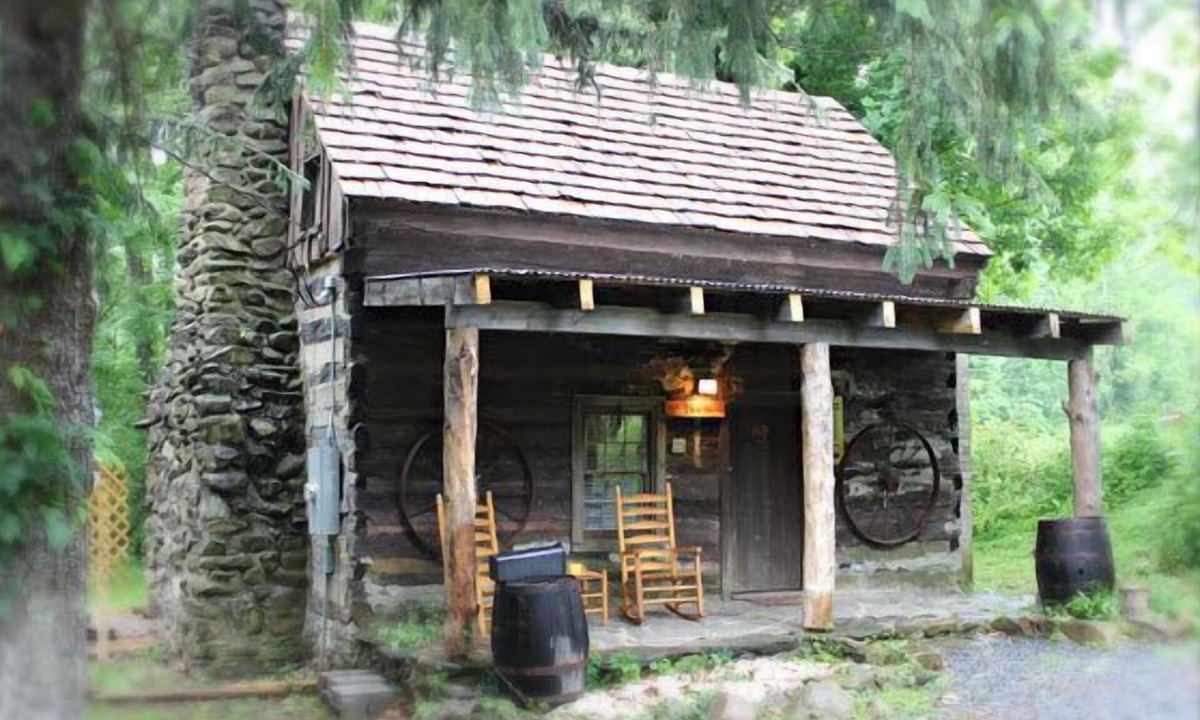 Stanardsville Cabin | The Rustic Old Dam Cabin