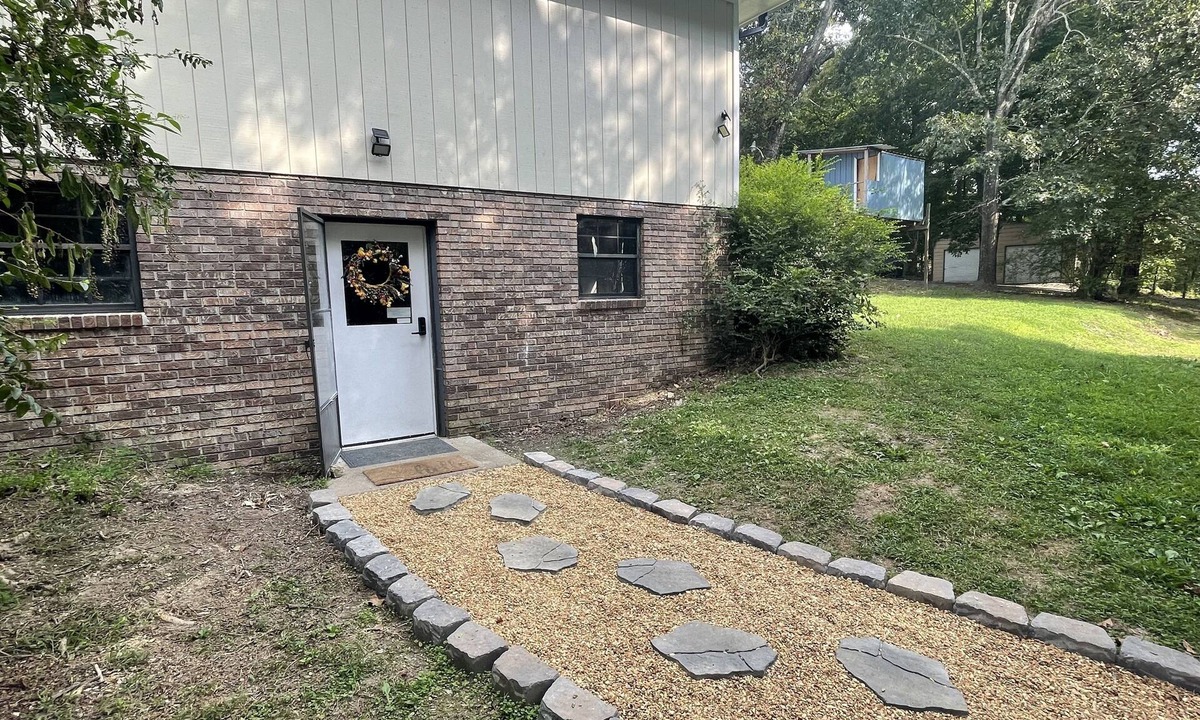 Ringgold Apartment | The Rustic Secret, tiny apartment, Basement