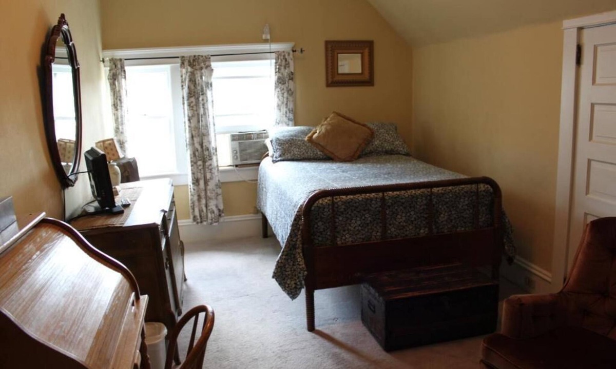 Towanda Bed & Breakfast | The Ruthie at Victorian Charm Inn