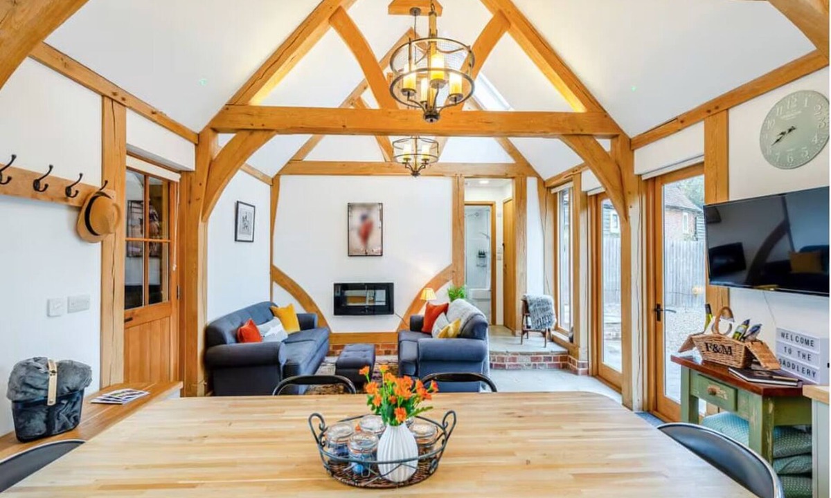 Ashford Other | The Saddlery: Charming Converted Barn