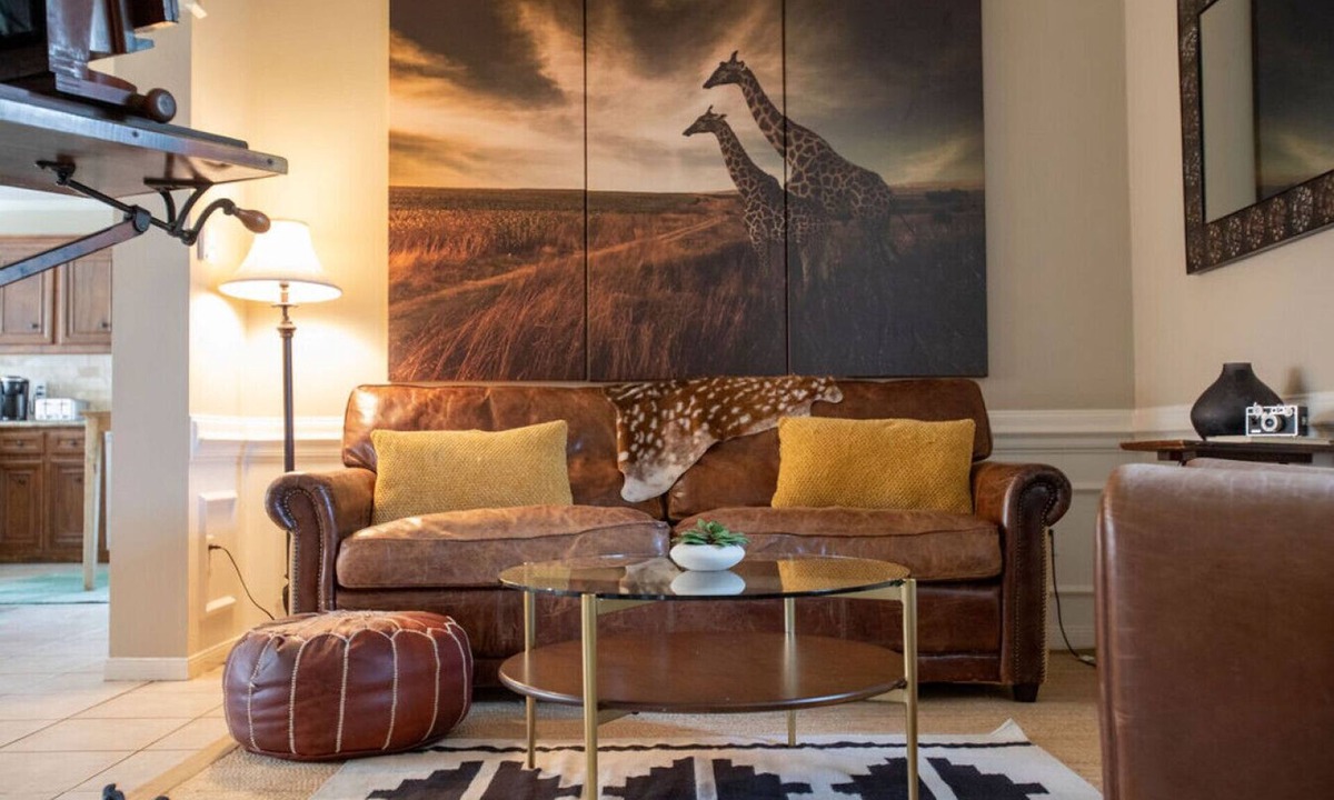Wellborn House | The Safari: 8 Minutes from Kyle