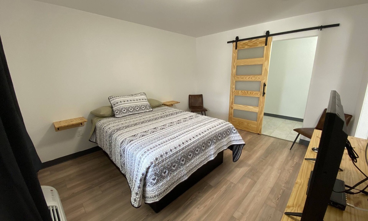 Saratoga Hotel | The Sage Motel