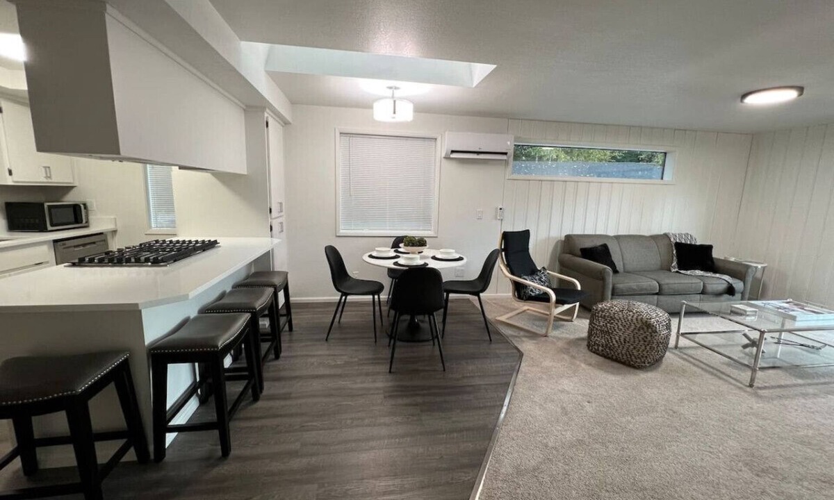 West Lake Stevens House | The Sail Away Townhome