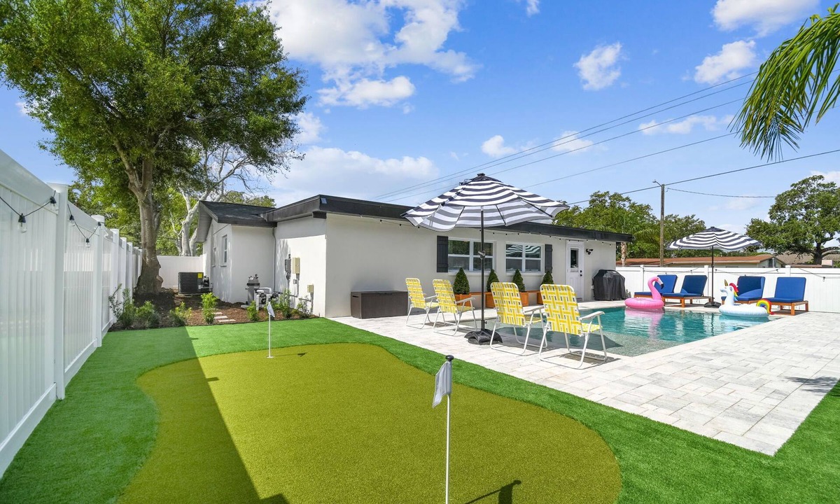 Sun Bay South House | The Saint Airbnb