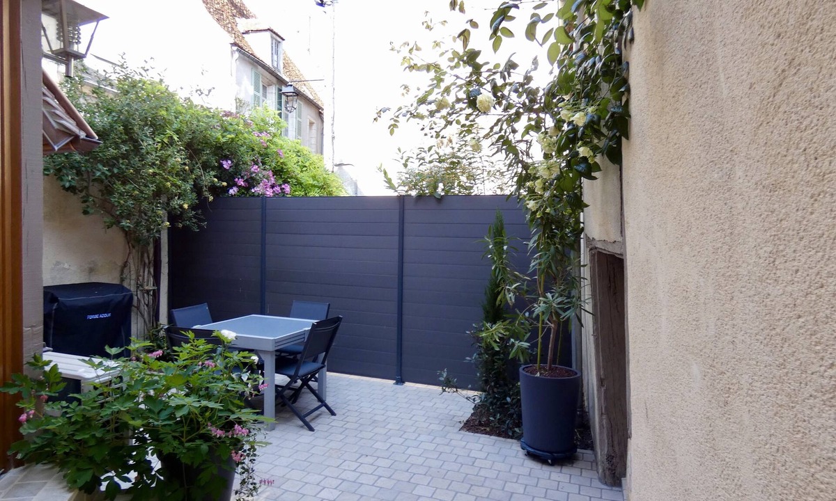 Sancerre House | THE SAINT PERE SANCERRE LOGISTIC