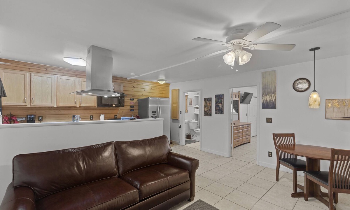 Enterprise Apartment | "The Sanctuary" -Custom built Apartment, 1 BR, Covered Deck, Country Setting.