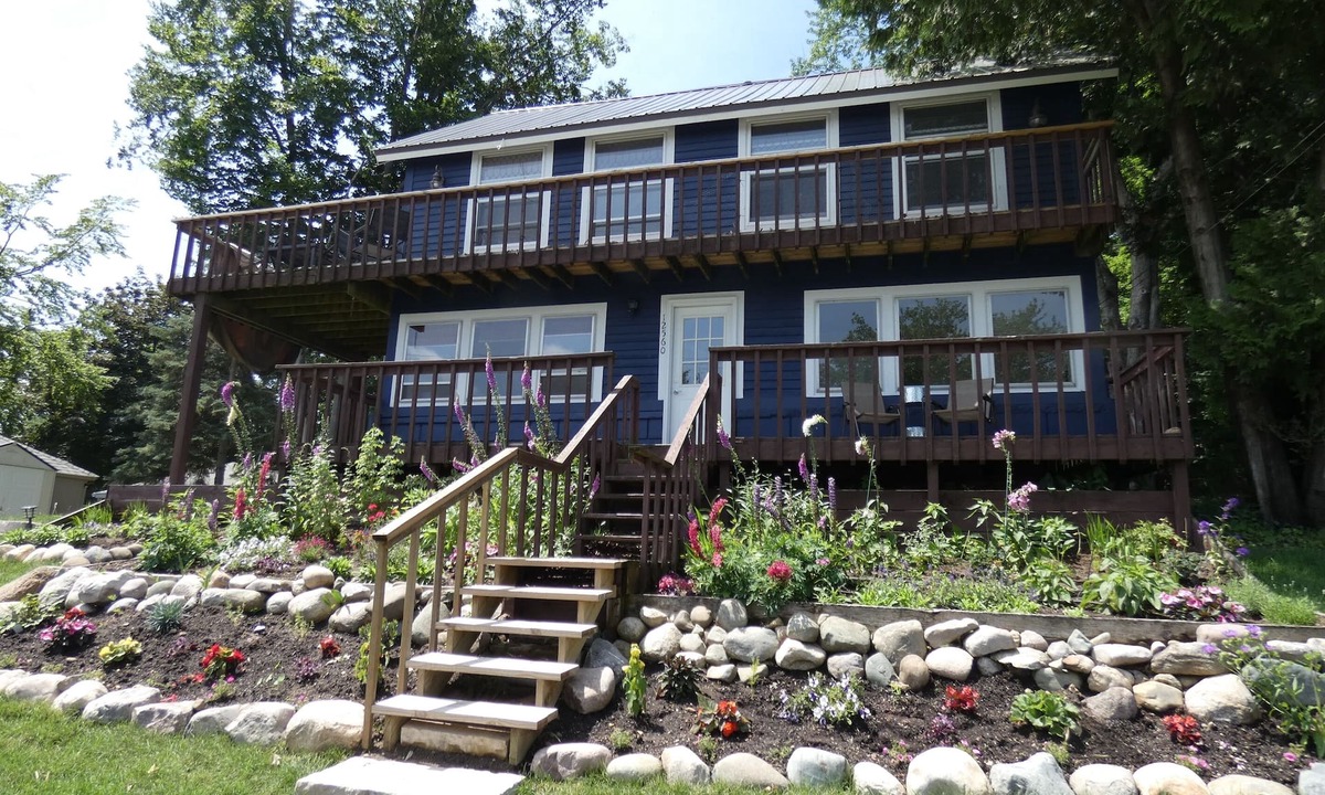 Rapid City Cottage | The Sand Bar on Torch Lake
