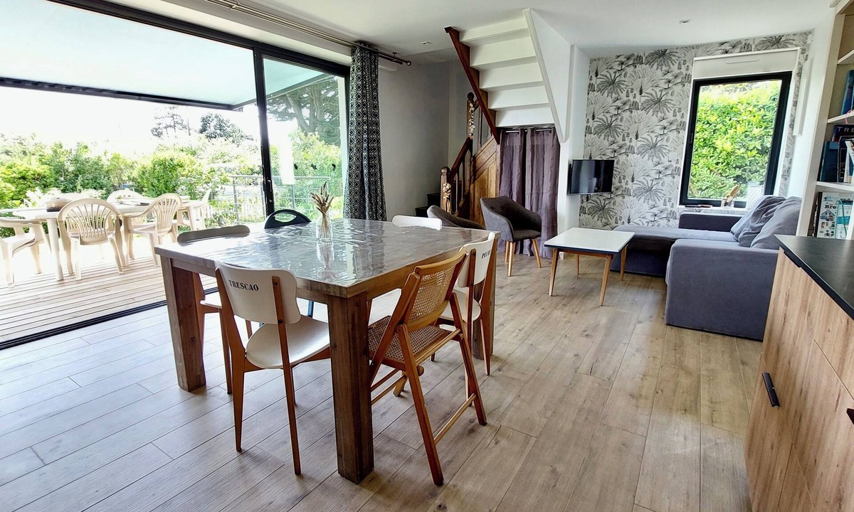 Trevignon House | The Sanderling 300m beaches