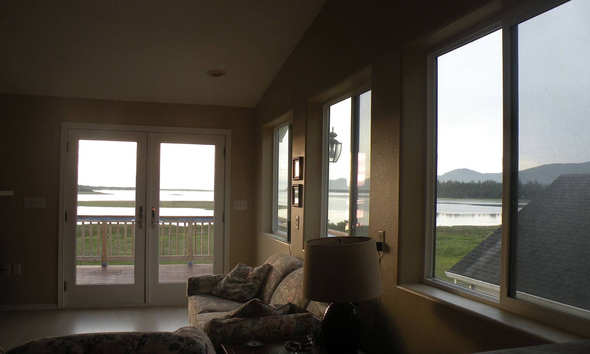 Cloverdale House | 'The Sandlake View-Birding, Storms, Beach