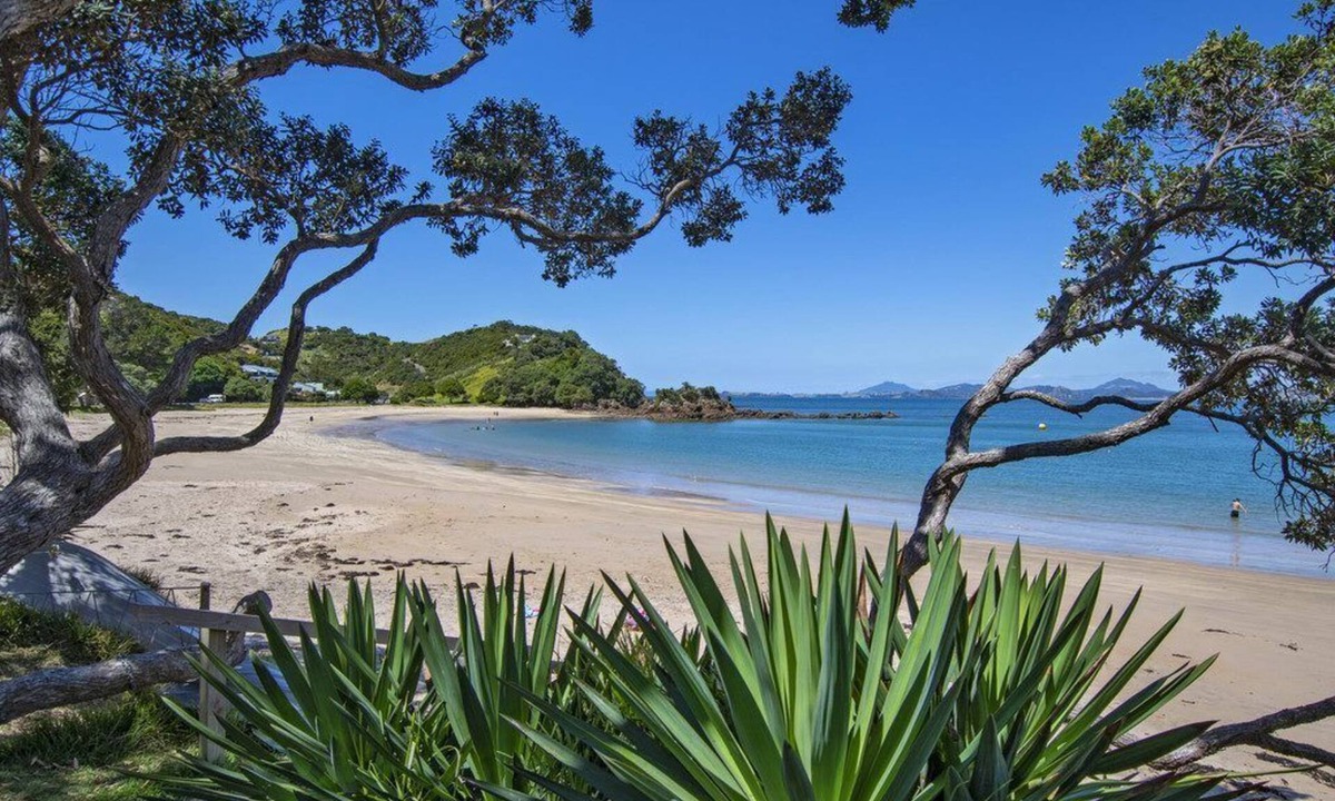 Tutukaka Hotel | The Sands Motel