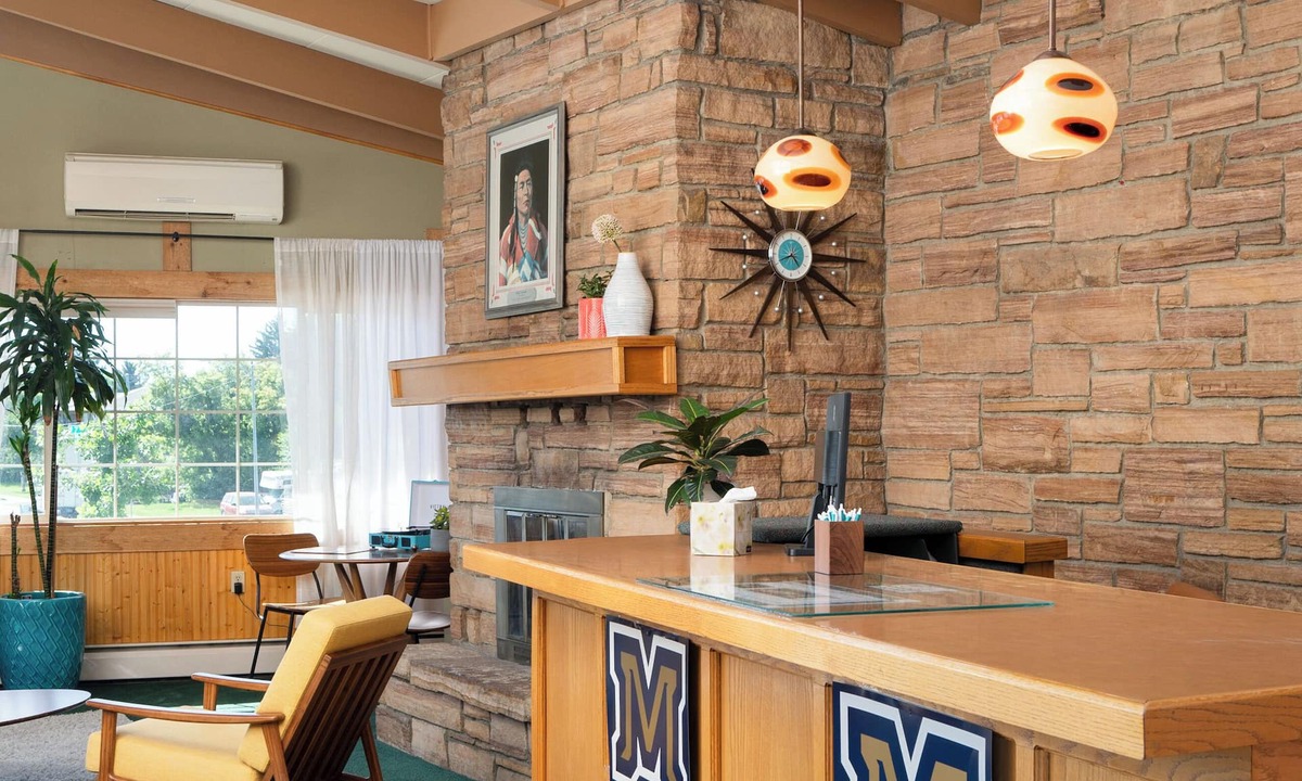 Bozeman Hotel | The Sapphire Motel