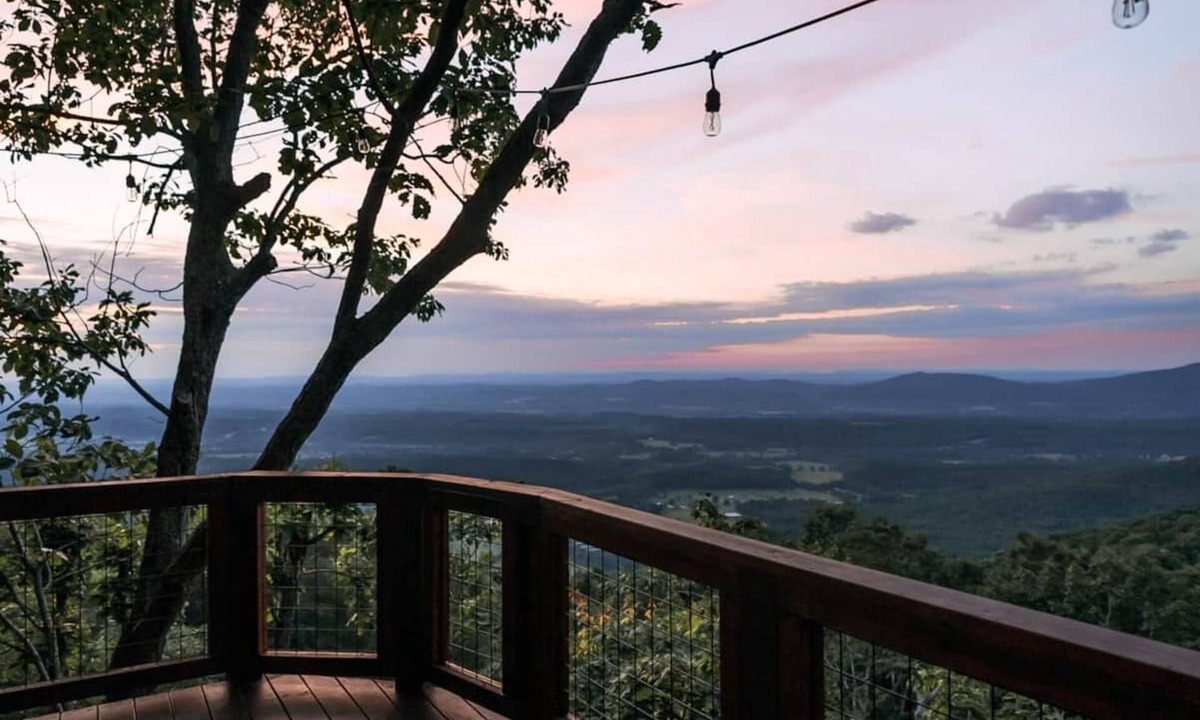 Rising Fawn House | The Sassafras Treehouse