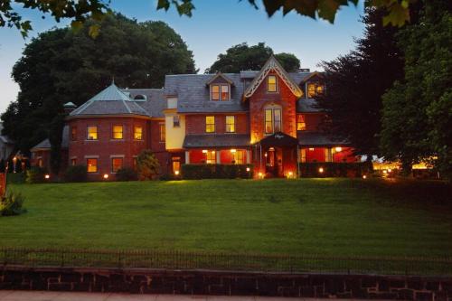 Bethlehem Bed & Breakfast | The Sayre Mansion