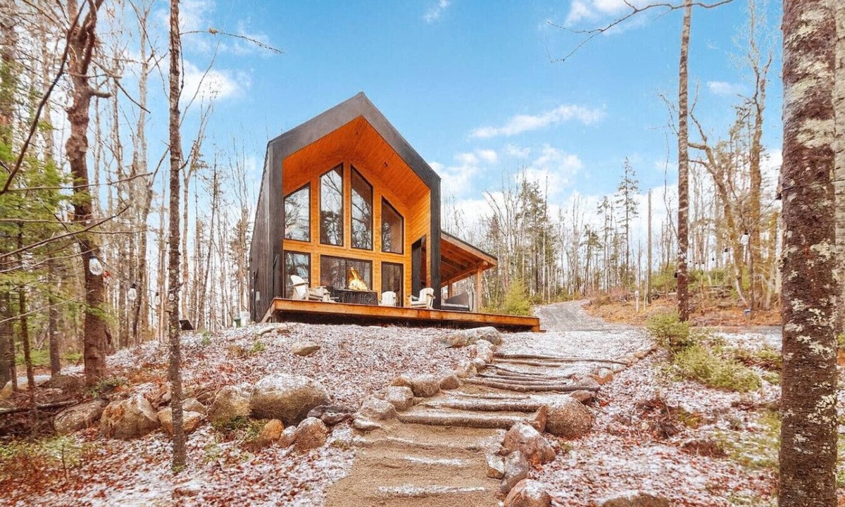 Newburne Cabin | The Scandi Riverside Retreat Hot Tub