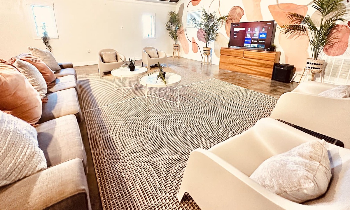 Peoplestown House | The Scandinavian Abode 5 bedroom 2 bath w/ Ping Pong