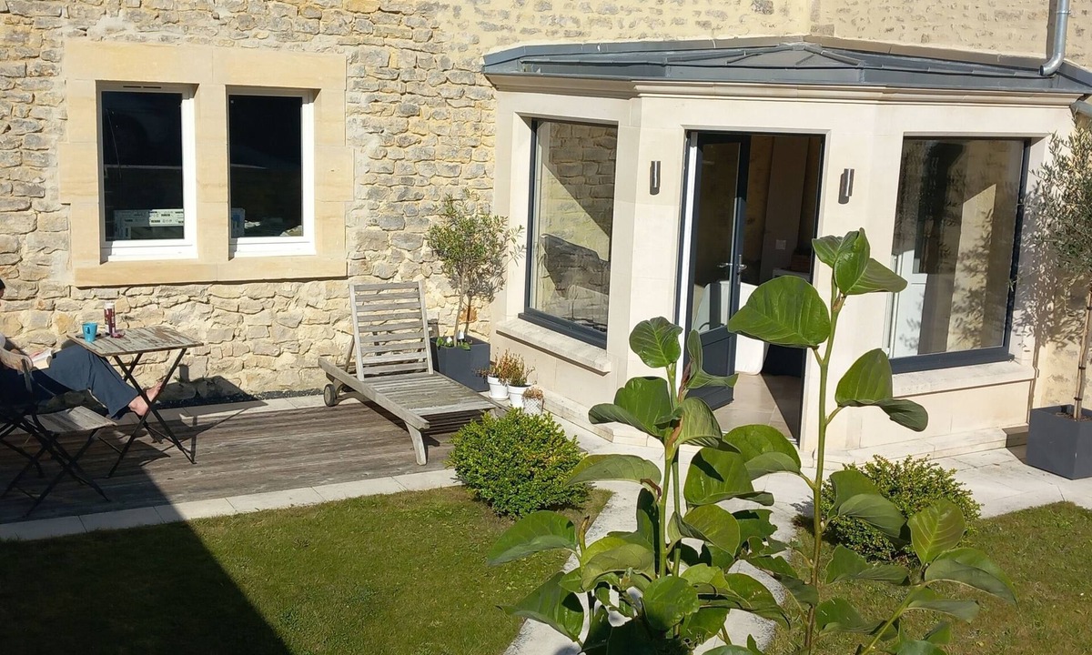 Tracy-sur-Mer House | THE SEA ON THE HORIZON