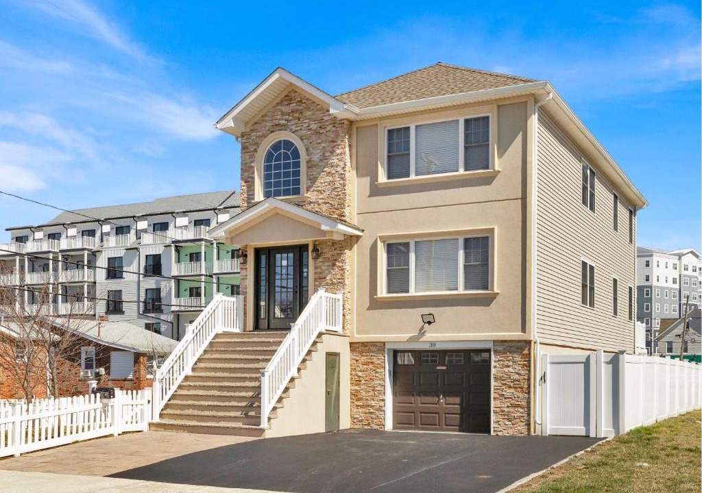 Keansburg House | The Seabreeze Haven