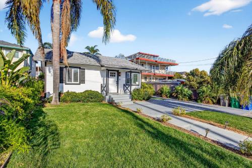 South Oceanside House | The Seashell Cottage