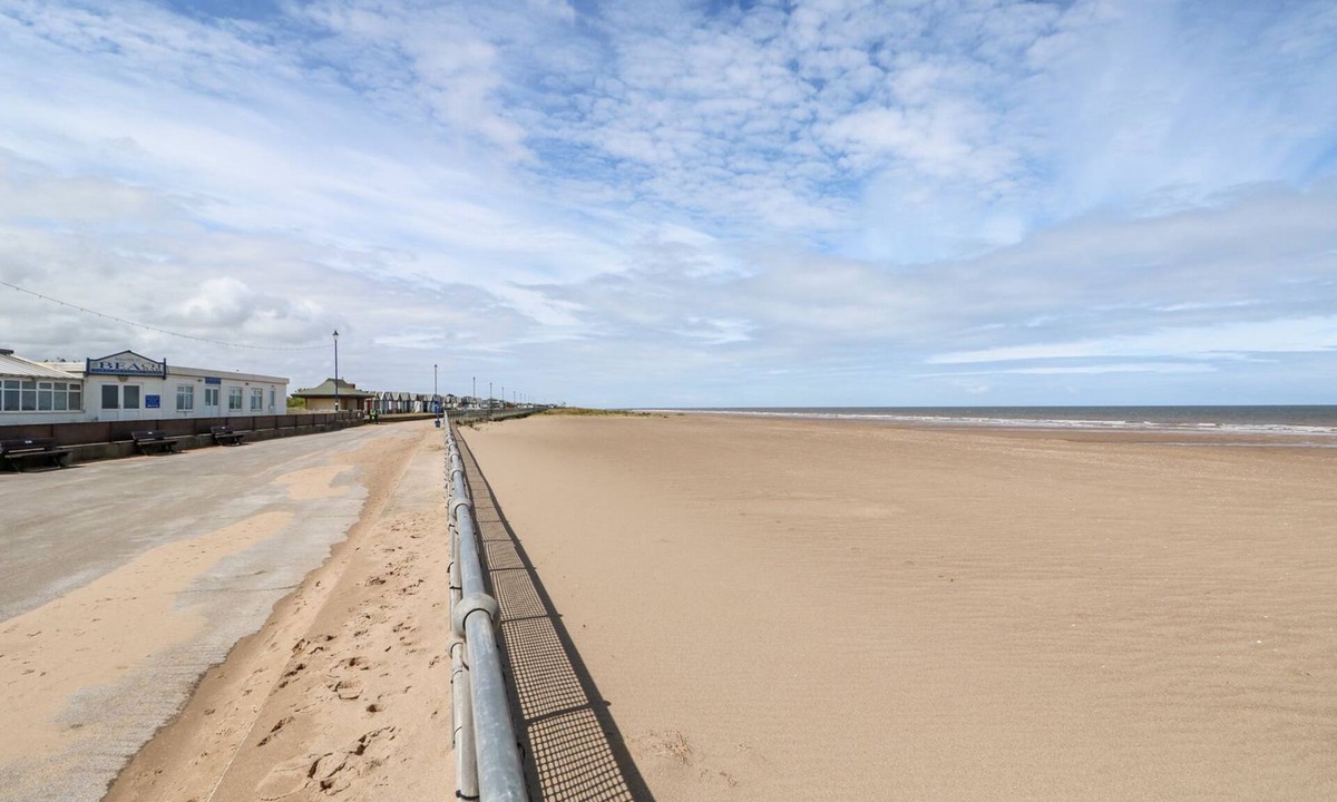Sutton-on-Sea Cottage | The Seaside Retreat