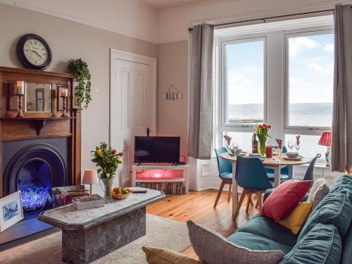 Helensburgh House | The Seaside Suite
