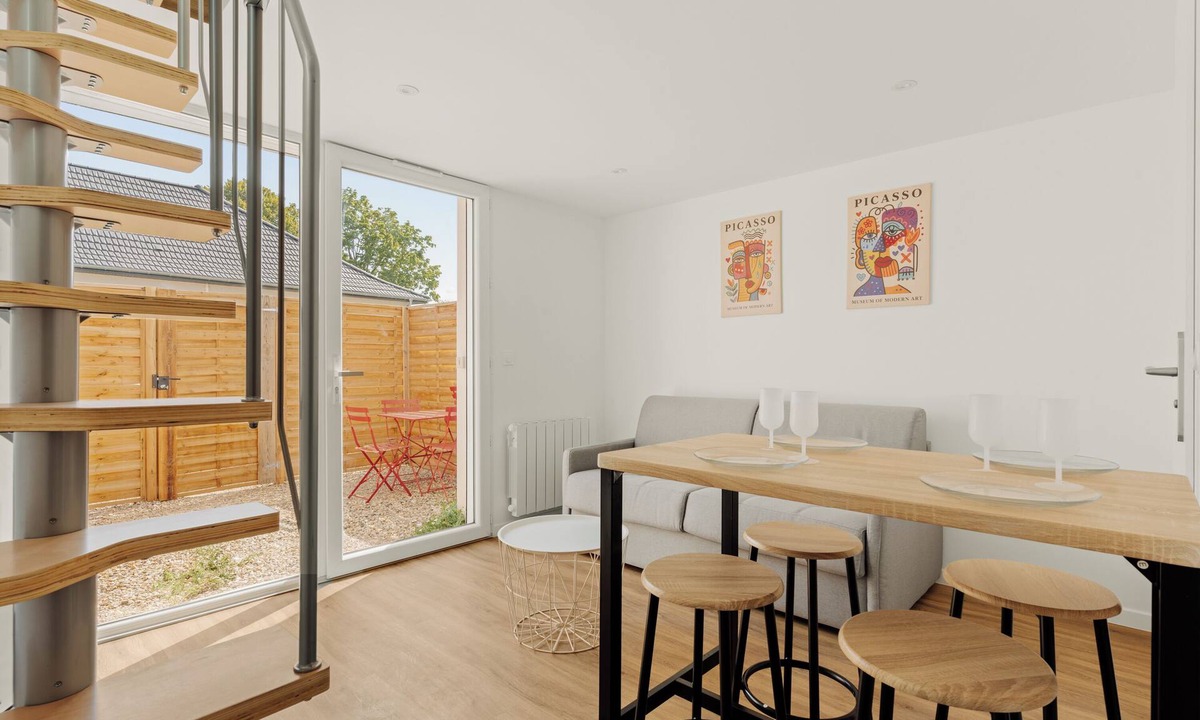 Decines-Charpieu Apartment | The Secret Garden