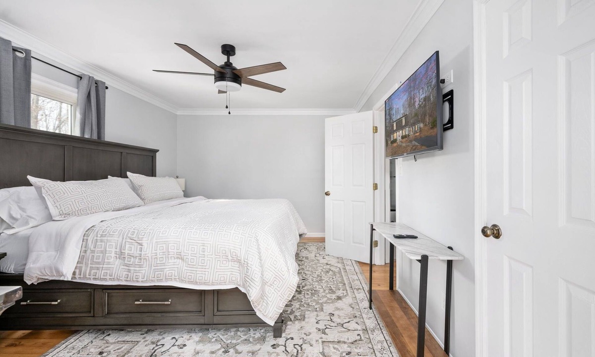Fredericksburg House | THE SERENE COTTAGE.