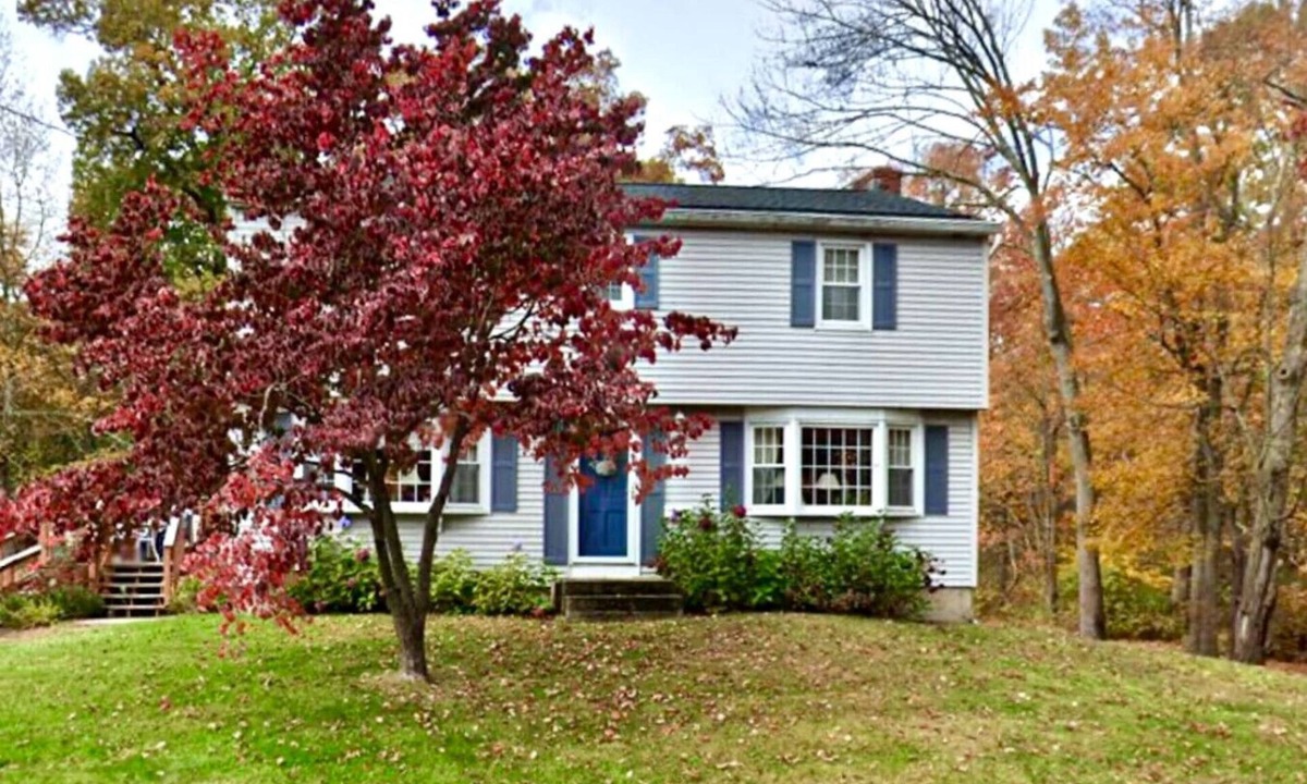 Windsor Locks House | The Serene Skyway Retreat