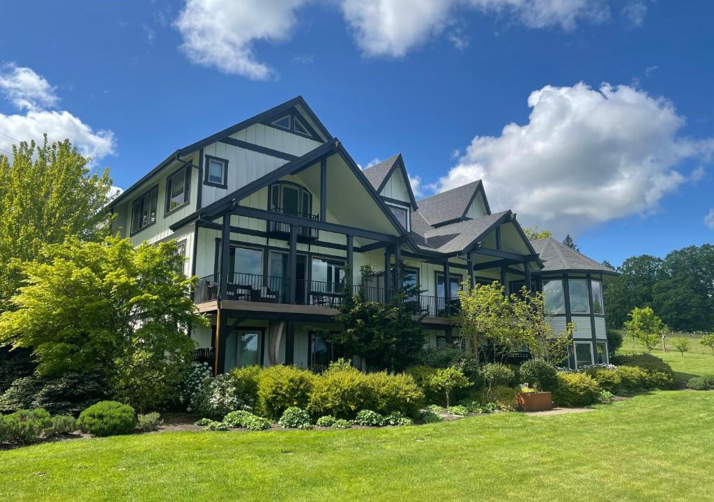 Newberg Bed & Breakfast | The Setting Inn Willamette Valley