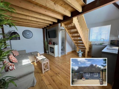 Collingbourne Ducis Apartment | The Shack - Thatched Self Contained Annex