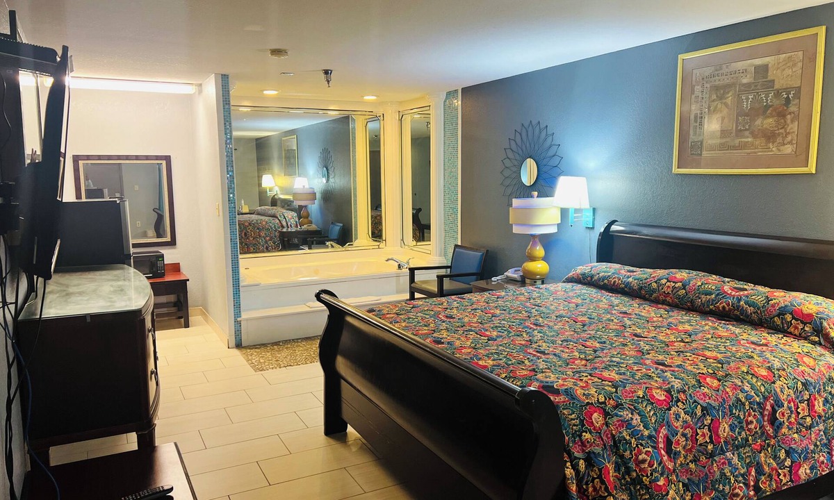 Lobdell/Woodale Hotel | The Shades Motel