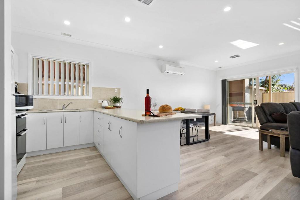 Renmark Apartment | The Shamrock House A