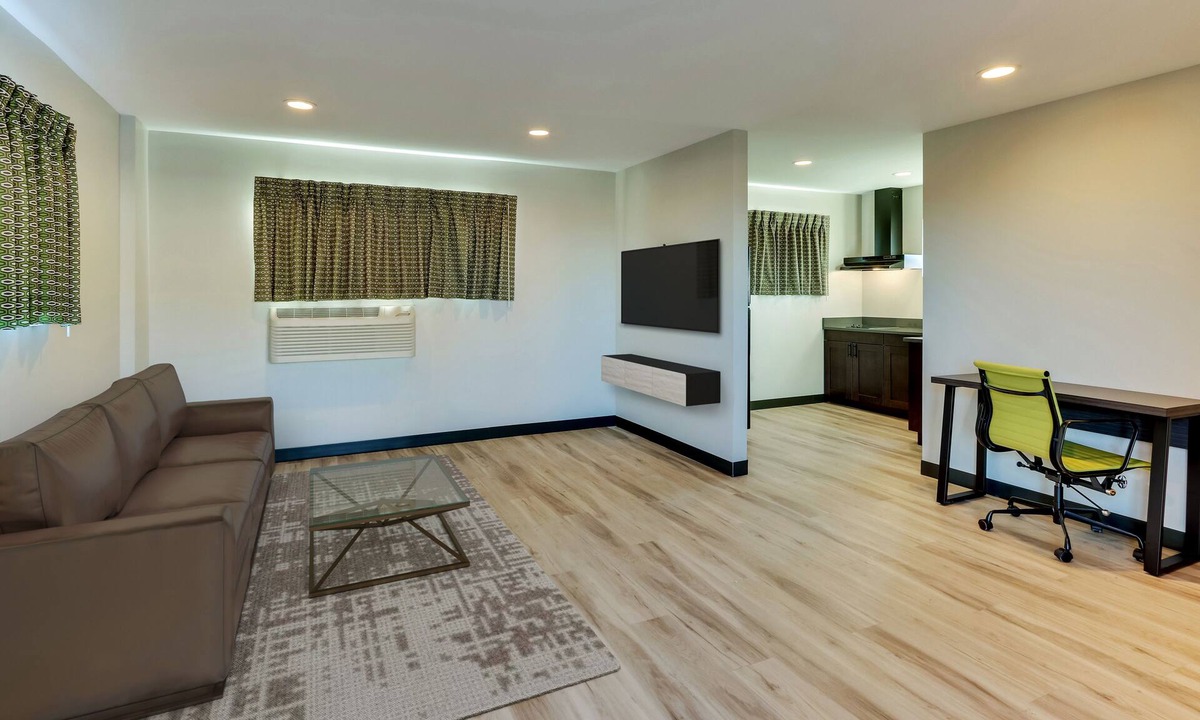 Cicero Hotel | The Shamrock
