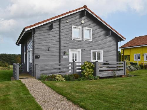 Fritton House | The Shank