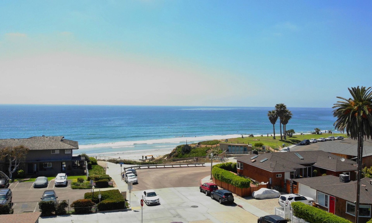 North Pacific Beach Apartment | The Shark - Pacific Beach