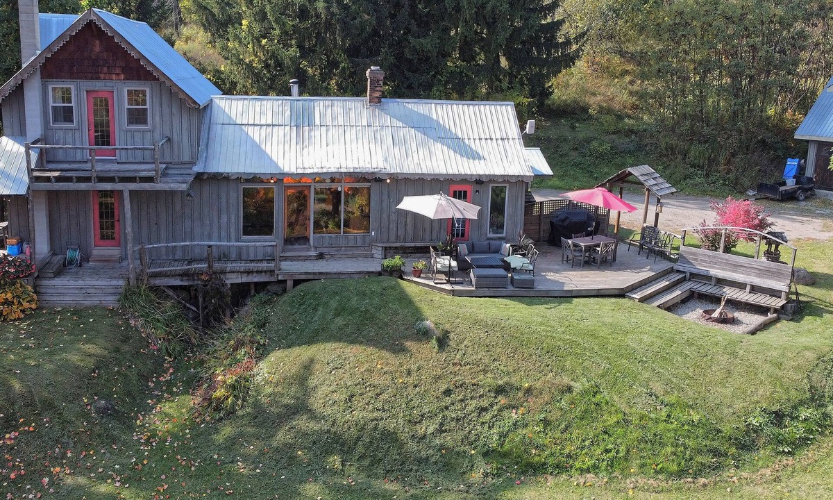 Mulmur Other | The Sheds: Victorian Farmhouse 8BR Ski-In Ski-Out Chalet - Mansfield Ski club