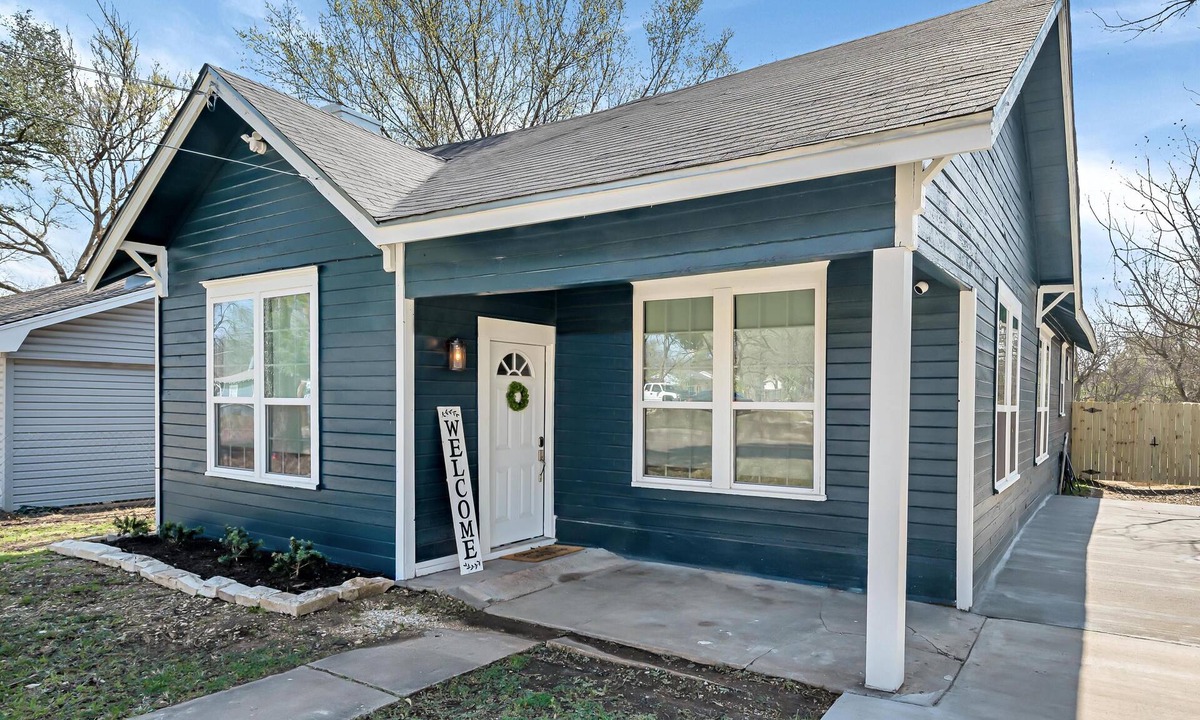 North Waco House | The Shiplap Cottage: 9min to Silos/Downtown/Baylor