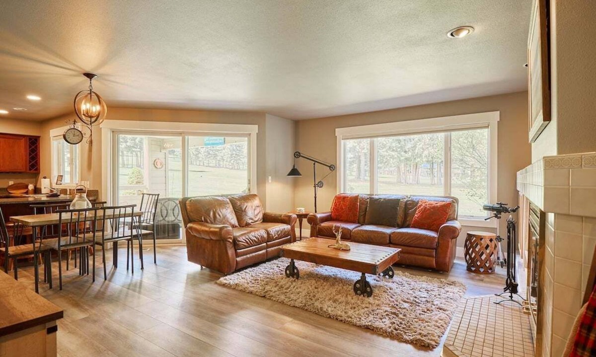 Leavenworth Condo | The Shire - Ground Level Condo on the Greens