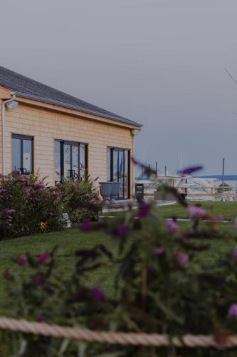 Southold Hotel | The Shoals Suites & Slips