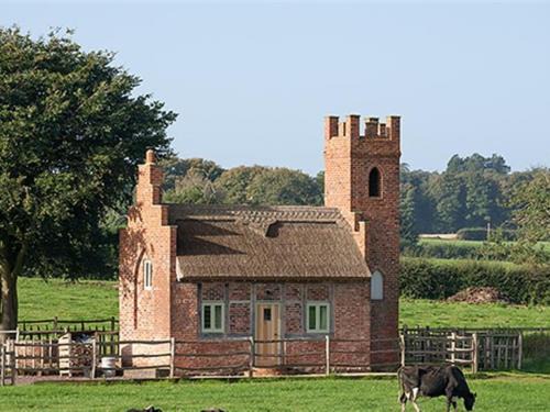 Sugnall House | The Shooting Folly