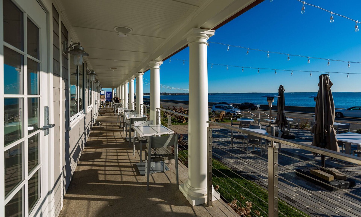 Narragansett Pier Hotel | The Shore House