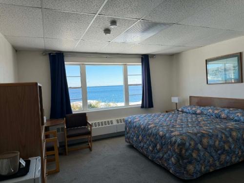 Grand Marais Hotel | The Shoreline Inn