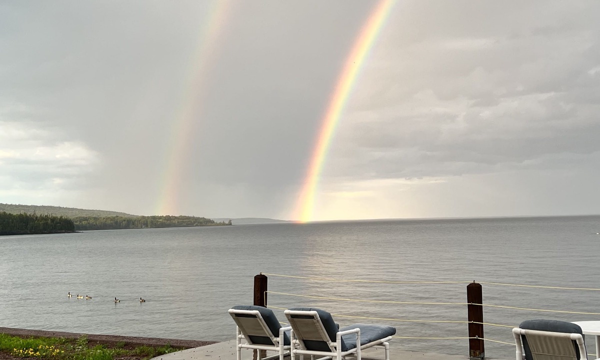 Grand Marais Hotel | The Shoreline Inn