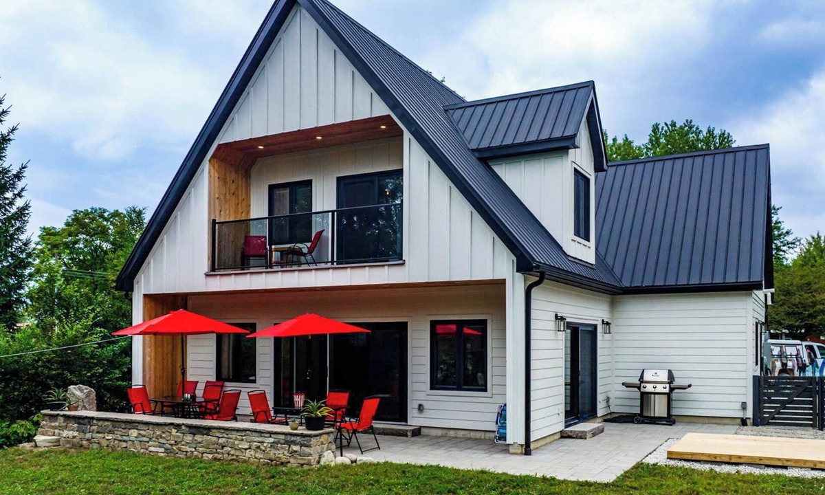 Bluewater Cottage | the Signal, New Cedar Sauna!