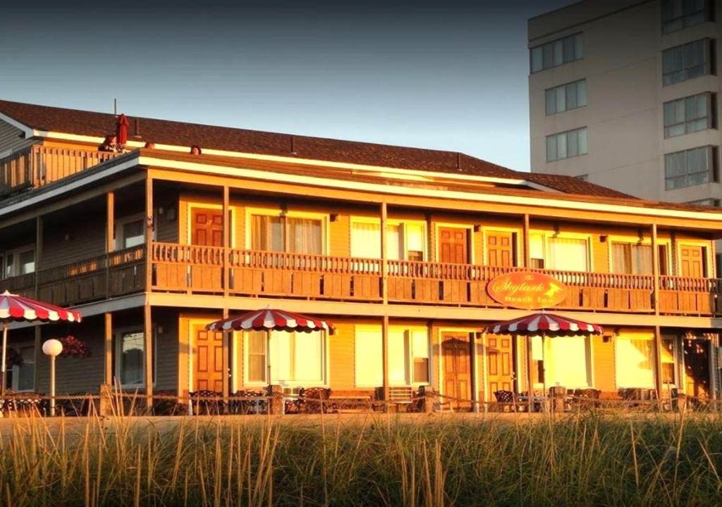 Old Orchard Beach Hotel | The Skylark Beach Inn