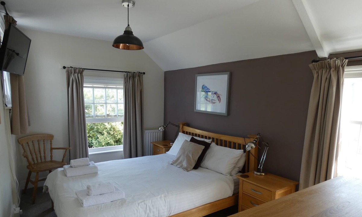 Bantham Bed & Breakfast | The Sloop Inn
