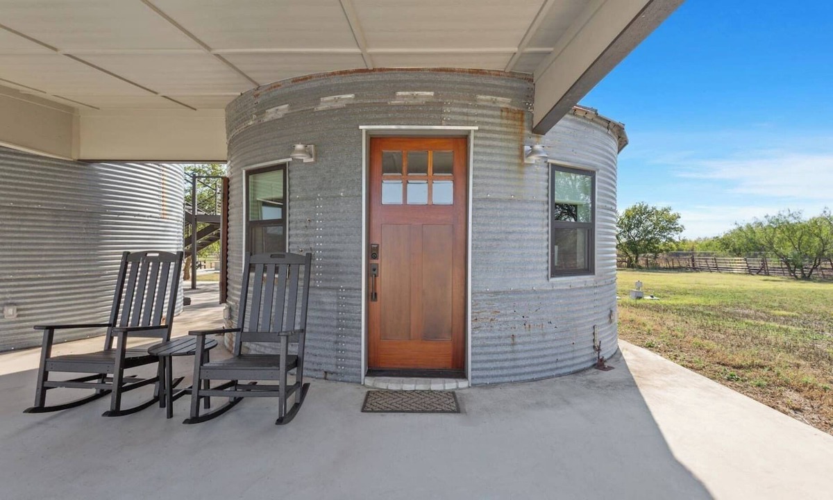 Temple Other | The Small Silo - Cozy Farm Stay for Two!