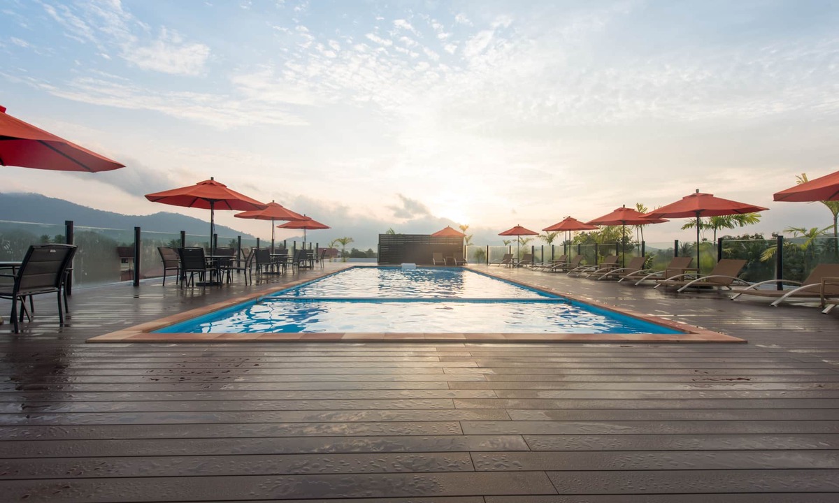 Kampung Padang Matsirat Hotel | The Smith House